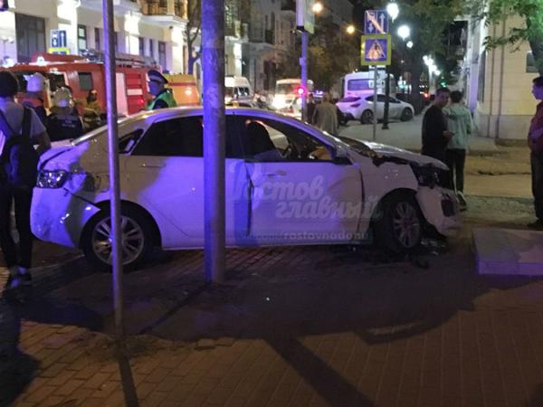 В ДТП с пассажирским автобусом в центре Ростова пострадали три женщины